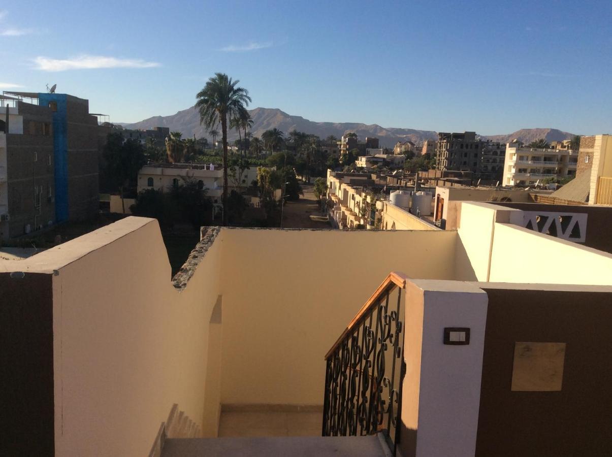 Appartamento The Brown House Luxor Esterno foto