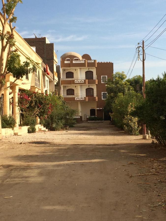 Appartamento The Brown House Luxor Esterno foto