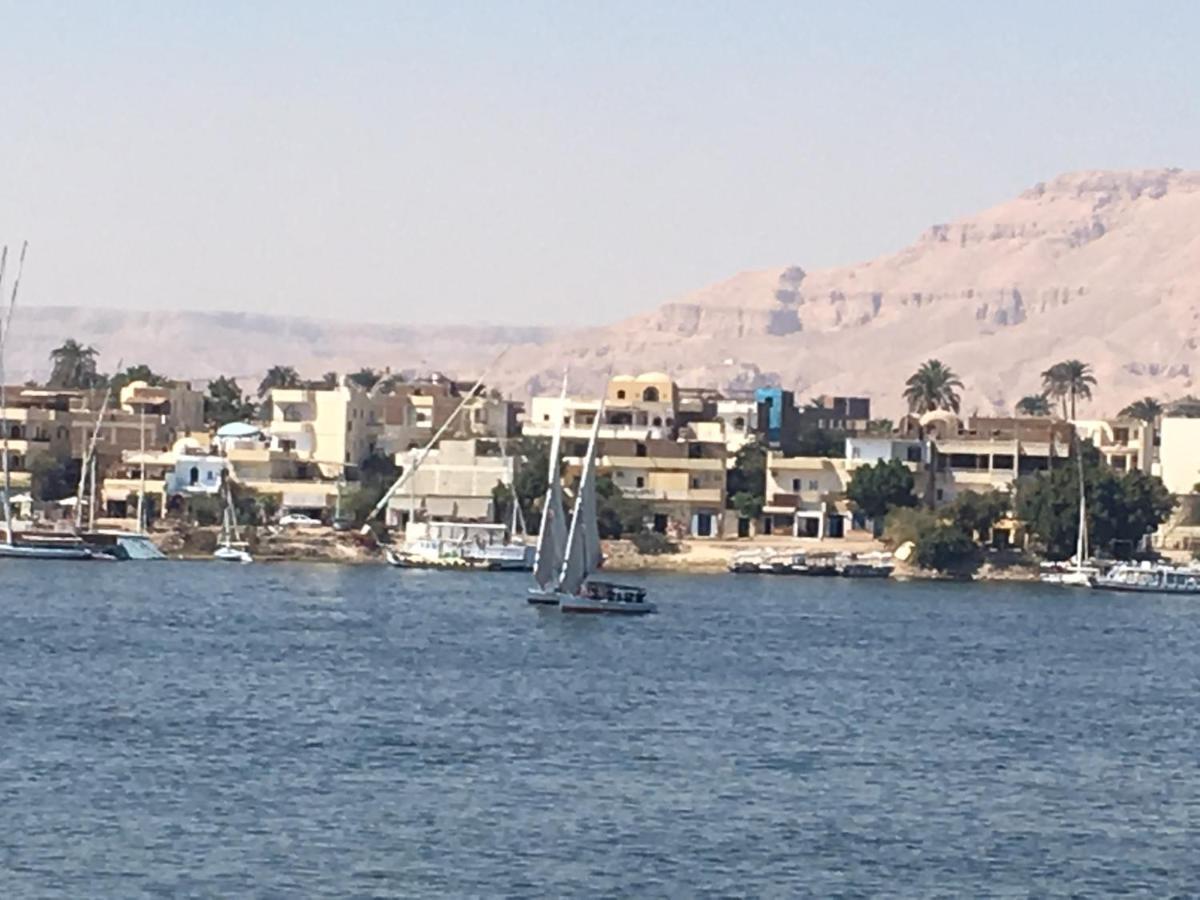 Appartamento The Brown House Luxor Esterno foto