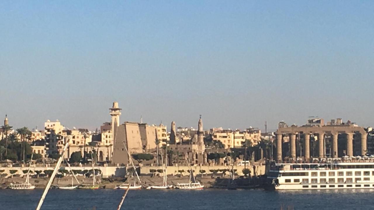 Appartamento The Brown House Luxor Esterno foto