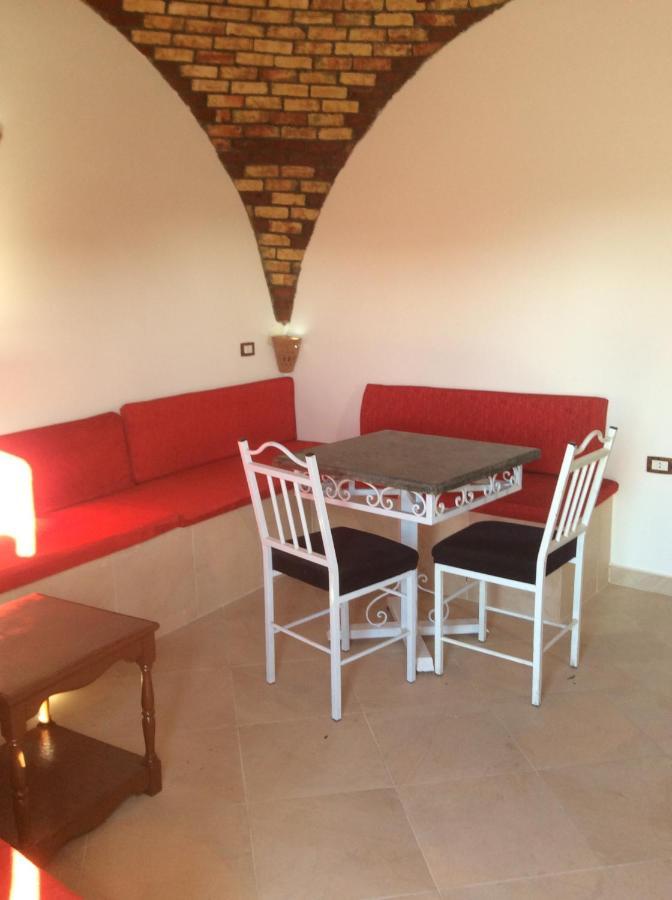 Appartamento The Brown House Luxor Esterno foto