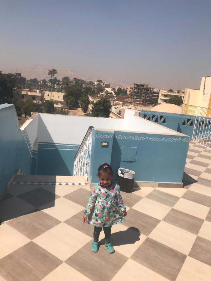 Appartamento The Brown House Luxor Esterno foto