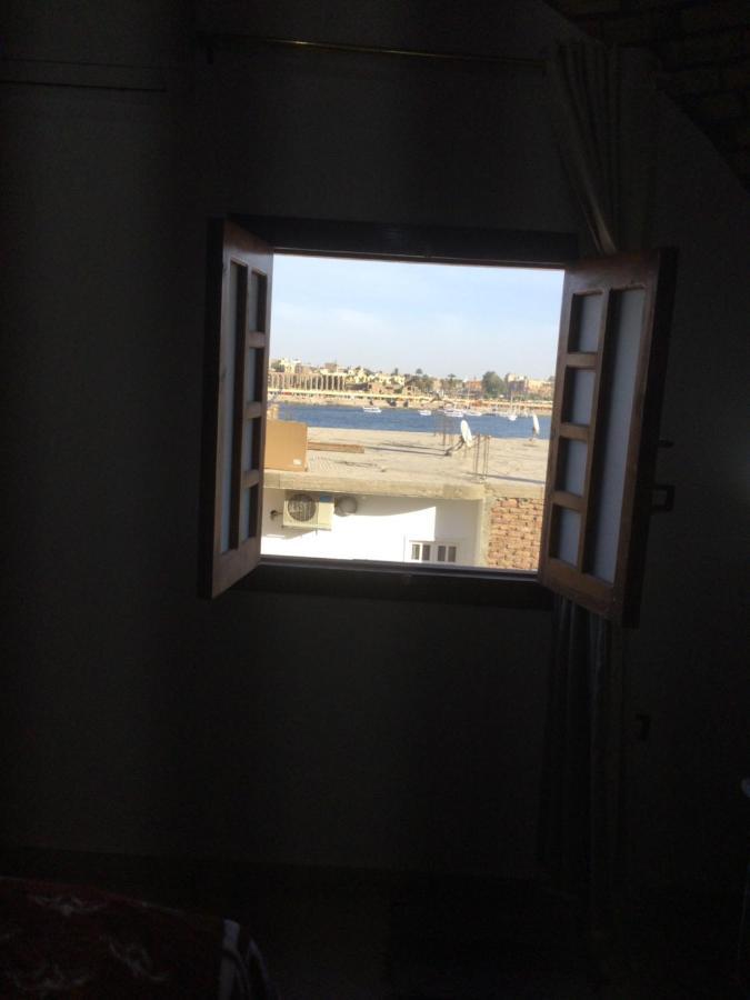 Appartamento The Brown House Luxor Esterno foto
