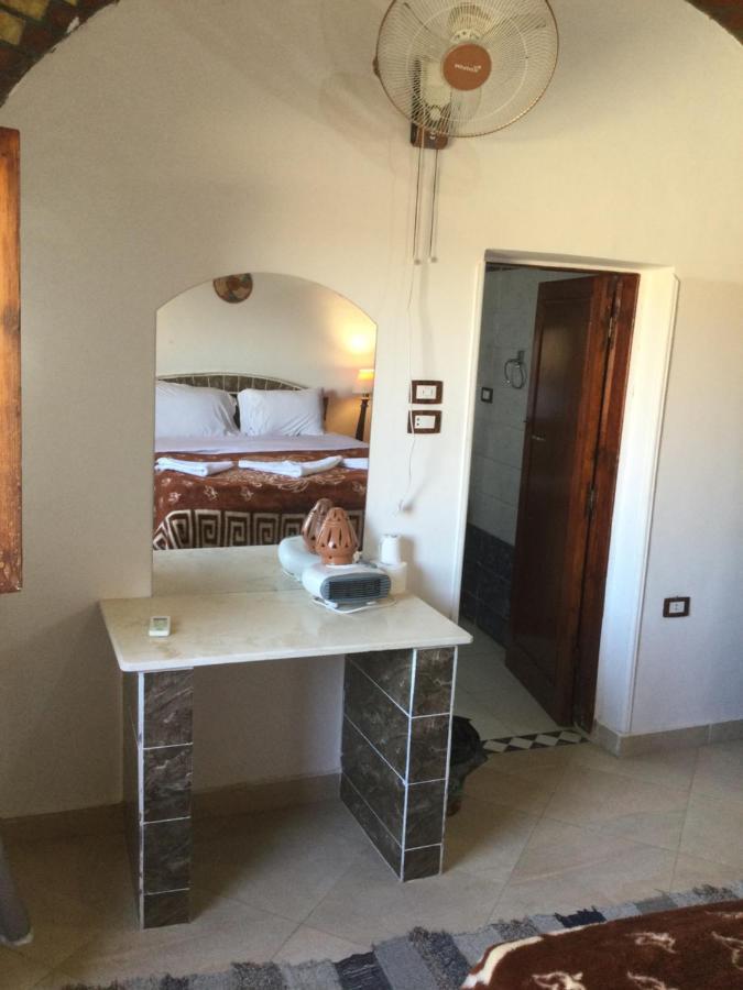 Appartamento The Brown House Luxor Esterno foto