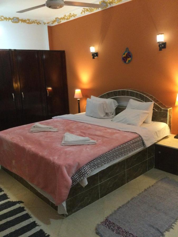 Appartamento The Brown House Luxor Esterno foto