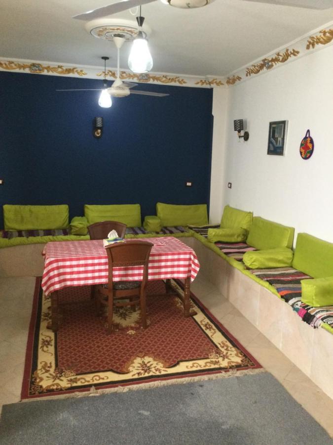 Appartamento The Brown House Luxor Esterno foto