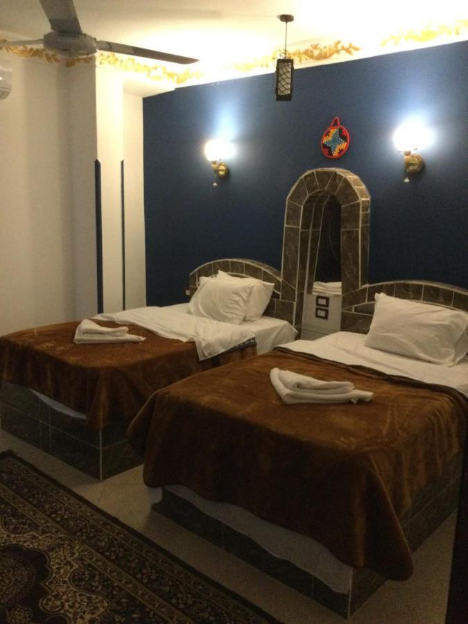 Appartamento The Brown House Luxor Esterno foto