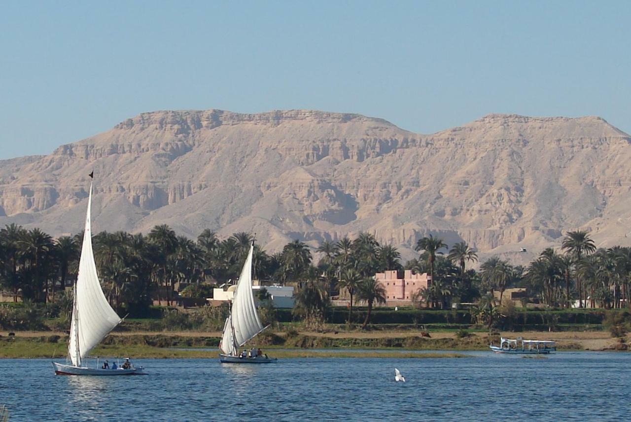 Appartamento The Brown House Luxor Esterno foto