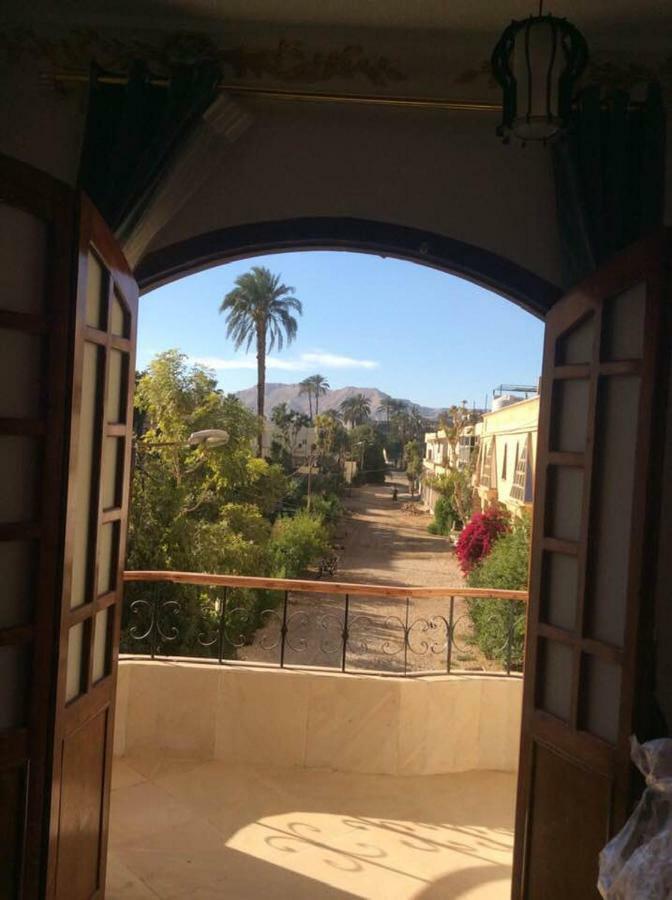 Appartamento The Brown House Luxor Esterno foto